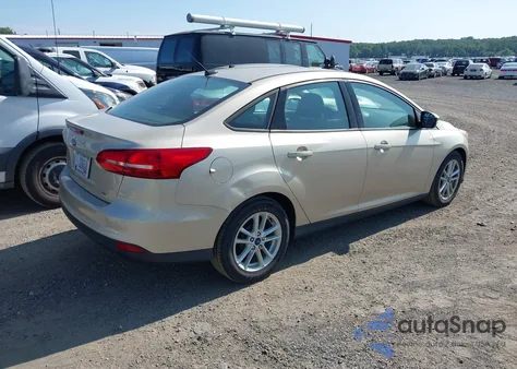 2017 Ford Focus Se z USA, uszkodzony, nr VIN 1FADP3F27HL315367